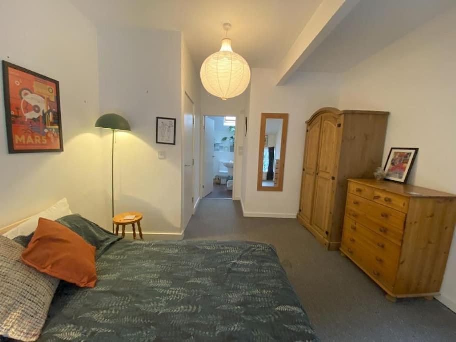 Biophilic Duplex - Family & Pet Friendly Sheffield